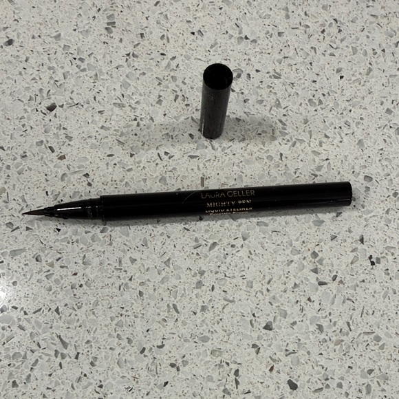 Laura Geller Black Liquid Eyeliner - Picture 4 of 4
